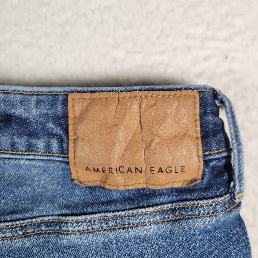 American Eagle Jeans Mens 33x32 Blue Straight Leg Stretch Whiskered Denim - Picture 14 of 15